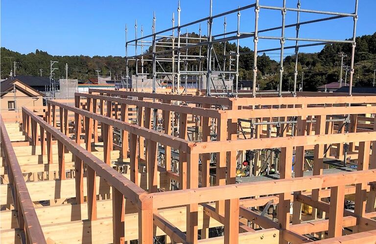 未経験でもがんばりに応じた成果報酬制度で稼げます！正社員大工は株式会社アーネストウイング